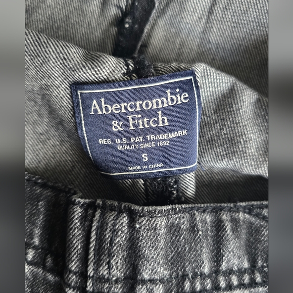 Abercrombie denim overalls/shorts. Black distressed Excellent Condition. Size S - Picture 9 of 13